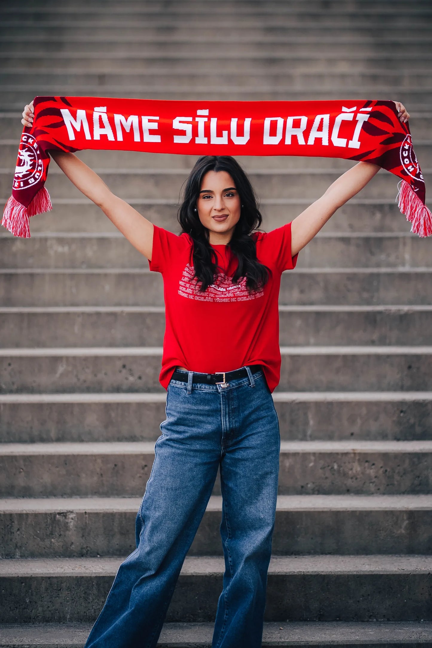 Šála HCO s plameny a Máme Sílu Dračí!